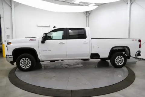 More photos of 2024 Chevrolet Silverado 2500 HD LT at Chillicothe Truck, OH
