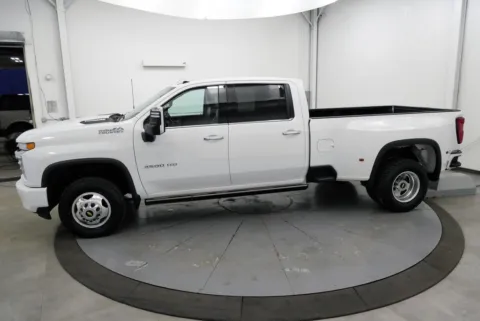 More photos of 2022 Chevrolet Silverado 3500HD High Country at Chillicothe Truck, OH