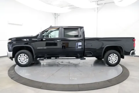 More photos of 2021 Chevrolet Silverado 2500HD LT at Chillicothe Truck, OH