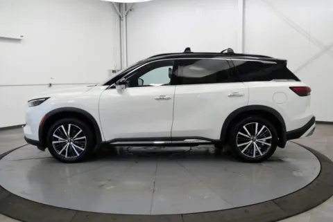 More photos of 2024 INFINITI QX60 Autograph at Chillicothe Truck, OH
