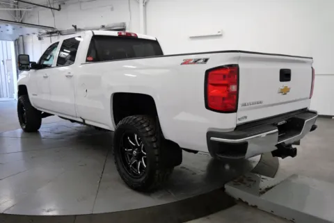 More photos of 2019 Chevrolet Silverado 2500 HD LT at Chillicothe Truck, OH