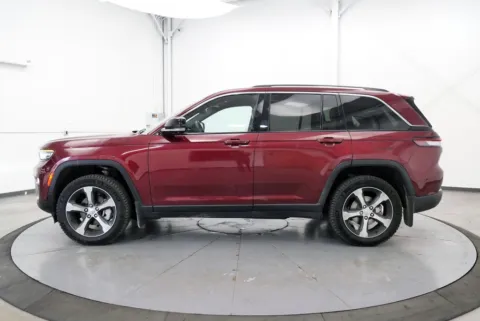 More photos of 2023 Jeep Grand Cherokee Limited at Chillicothe Truck, OH