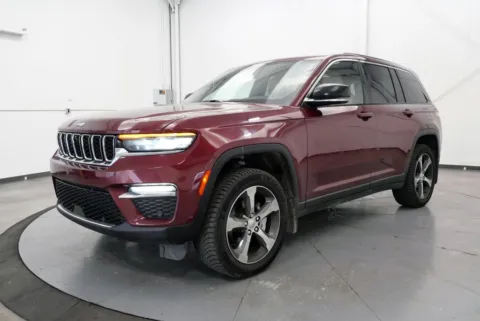 Another view of 2023 Jeep Grand Cherokee Limited for sale in Chillicothe, OH at Chillicothe Truck