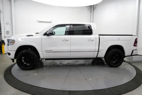 More photos of 2024 Ram 1500 Limited at Chillicothe Truck, OH