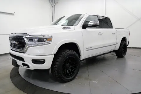 More photos of 2024 Ram 1500 Limited at Chillicothe Truck, OH