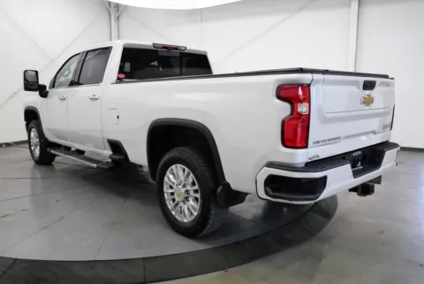 More photos of 2023 Chevrolet Silverado 3500 HD High Country at Chillicothe Truck, OH