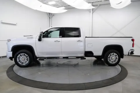 More photos of 2023 Chevrolet Silverado 3500 HD High Country at Chillicothe Truck, OH