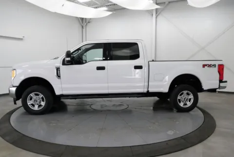More photos of 2017 Ford F-250SD at Chillicothe Truck, OH