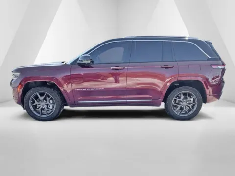 More photos of 2022 Jeep Grand Cherokee Summit at Chillicothe Truck, OH