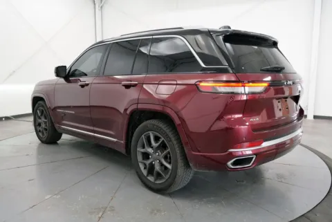 More photos of 2022 Jeep Grand Cherokee Summit at Chillicothe Truck, OH