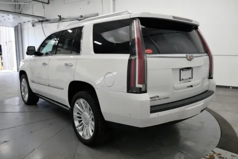 More photos of 2020 Cadillac Escalade Platinum Edition at Chillicothe Truck, OH