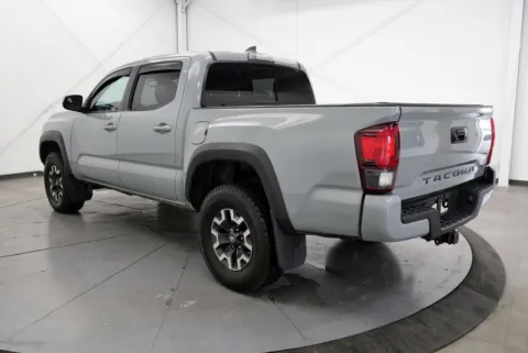 More photos of 2018 Toyota Tacoma SR5 at Chillicothe Truck, OH