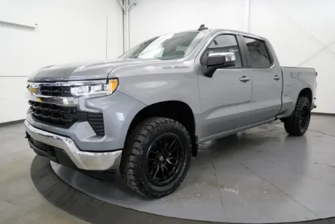 More photos of 2023 Chevrolet Silverado 1500 LT at Chillicothe Truck, OH