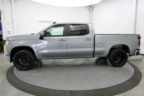 More photos of 2023 Chevrolet Silverado 1500 LT at Chillicothe Truck, OH