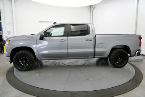 More photos of 2023 Chevrolet Silverado 1500 LT at Chillicothe Truck, OH