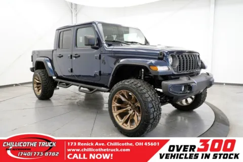 Blue 2025 Jeep Gladiator Nighthawk for sale in Chillicothe, OH