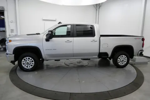 More photos of 2022 Chevrolet Silverado 2500HD LT at Chillicothe Truck, OH