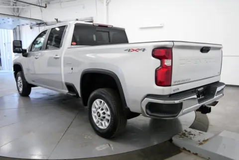 More photos of 2022 Chevrolet Silverado 2500HD LT at Chillicothe Truck, OH
