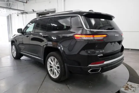 More photos of 2021 Jeep Grand Cherokee L Summit at Chillicothe Truck, OH