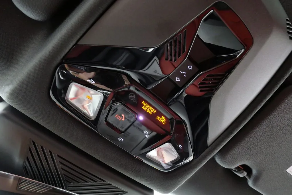 2025 BMW 2 Series 228 - Photo 32