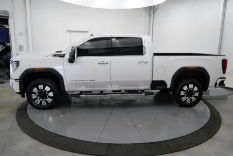 More photos of 2024 GMC Sierra 2500 HD Denali at Chillicothe Truck, OH