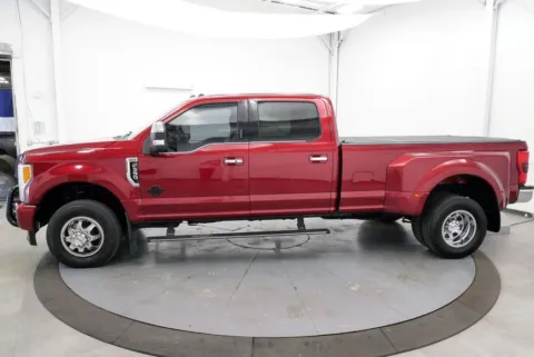 More photos of 2017 Ford F-350SD Platinum at Chillicothe Truck, OH
