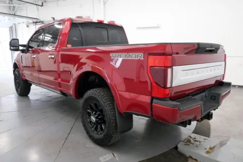 More photos of 2022 Ford F-350SD Platinum at Chillicothe Truck, OH