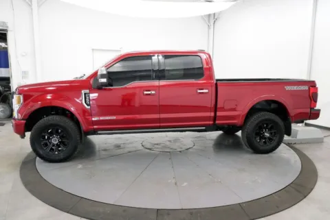 More photos of 2022 Ford F-350SD Platinum at Chillicothe Truck, OH