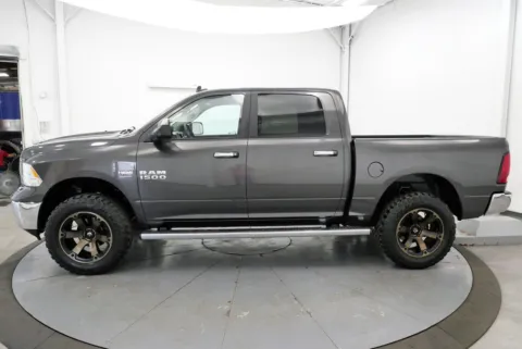 More photos of 2017 Ram 1500 Big Horn at Chillicothe Truck, OH