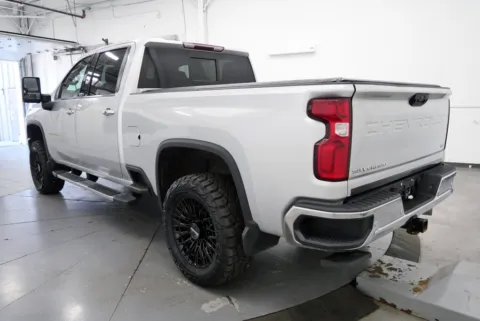 More photos of 2022 Chevrolet Silverado 2500HD LTZ at Chillicothe Truck, OH