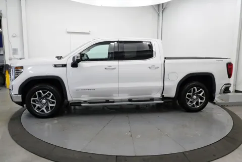 More photos of 2023 GMC Sierra 1500 SLT at Chillicothe Truck, OH