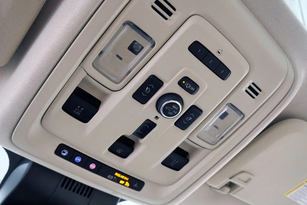 2023 GMC Yukon XL Denali - Photo 34