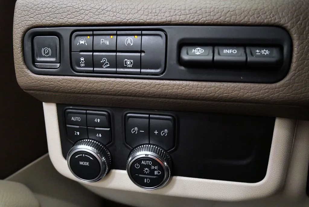 2023 GMC Yukon XL Denali - Photo 27
