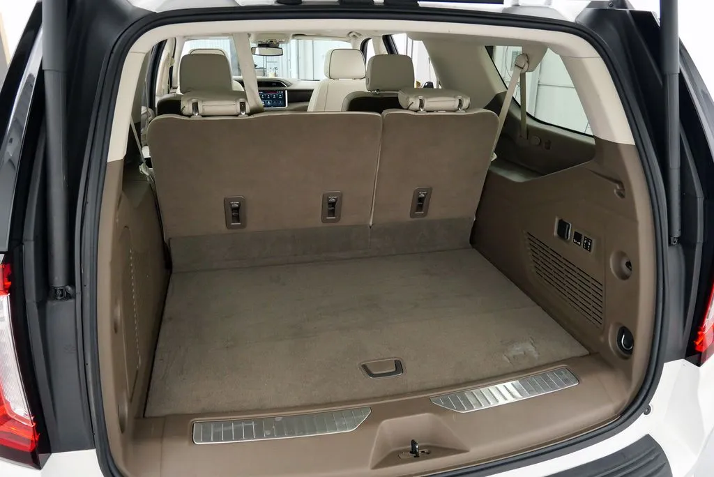 2023 GMC Yukon XL Denali - Photo 36
