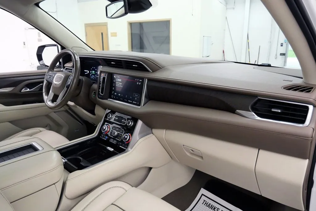 2023 GMC Yukon XL Denali - Photo 16