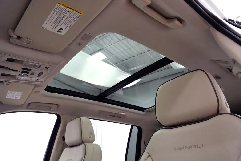 2023 GMC Yukon XL Denali - Photo 35