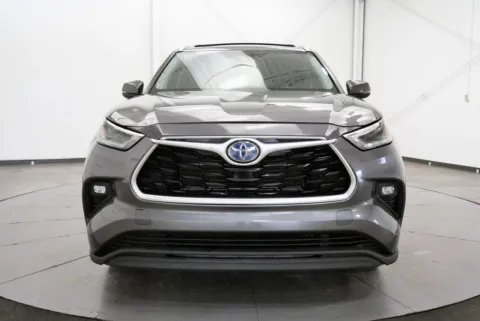 Photos of 2021 Toyota Highlander Hybrid XLE for sale in Chillicothe, OH at Chillicothe Truck