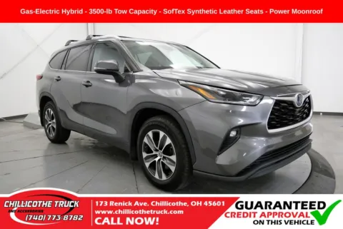 Gray 2021 Toyota Highlander Hybrid XLE for sale in Chillicothe, OH