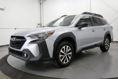 More photos of 2024 Subaru Outback 2.5i at Chillicothe Truck, OH