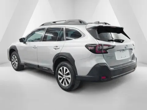 More photos of 2024 Subaru Outback 2.5i at Chillicothe Truck, OH