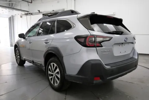 More photos of 2024 Subaru Outback 2.5i at Chillicothe Truck, OH