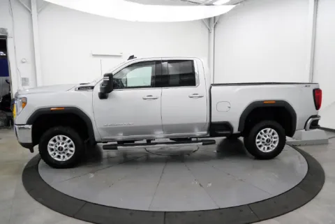 More photos of 2022 GMC Sierra 2500 HD SLE at Chillicothe Truck, OH