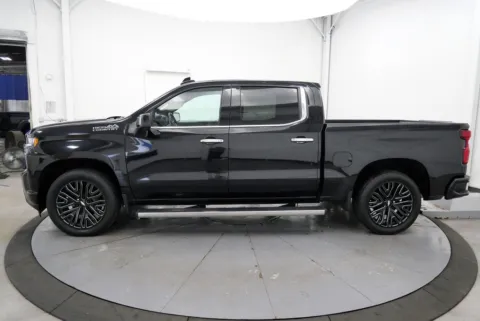 More photos of 2019 Chevrolet Silverado 1500 High Country at Chillicothe Truck, OH