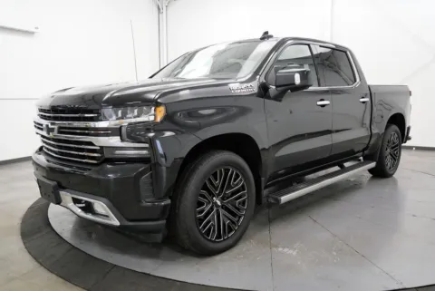 Another view of 2019 Chevrolet Silverado 1500 High Country for sale in Chillicothe, OH at Chillicothe Truck