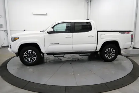 More photos of 2023 Toyota Tacoma TRD Sport at Chillicothe Truck, OH