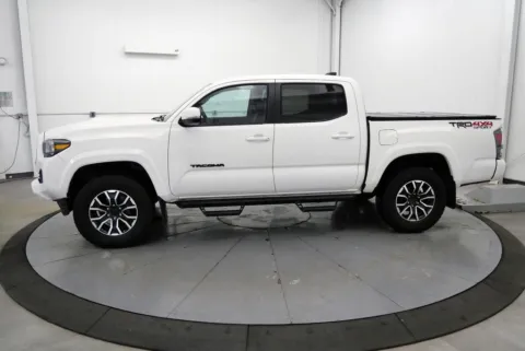 More photos of 2023 Toyota Tacoma TRD Sport at Chillicothe Truck, OH