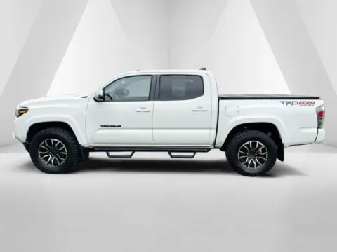 More photos of 2023 Toyota Tacoma TRD Sport at Chillicothe Truck, OH