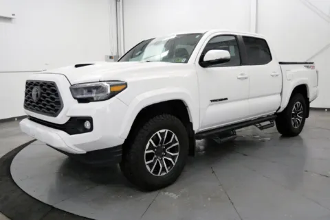 More photos of 2023 Toyota Tacoma TRD Sport at Chillicothe Truck, OH