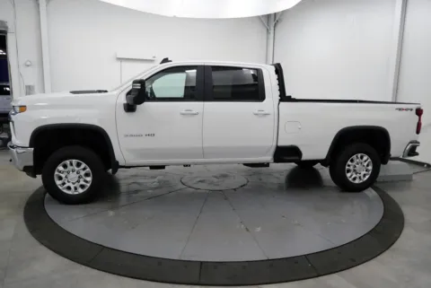 More photos of 2020 Chevrolet Silverado 3500 HD LT at Chillicothe Truck, OH