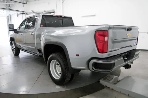 More photos of 2024 Chevrolet Silverado 3500 HD High Country at Chillicothe Truck, OH